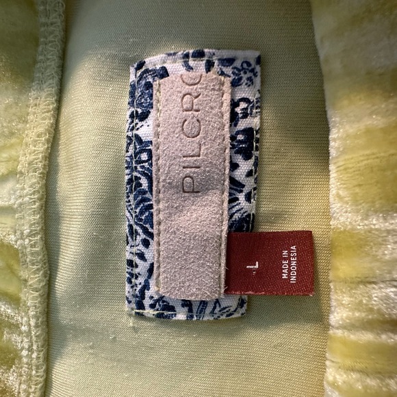 Pilcro Textured Velvet Mock Neck Short Sleeve Top Shirt Size L Citron Yellow - Picture 5 of 7